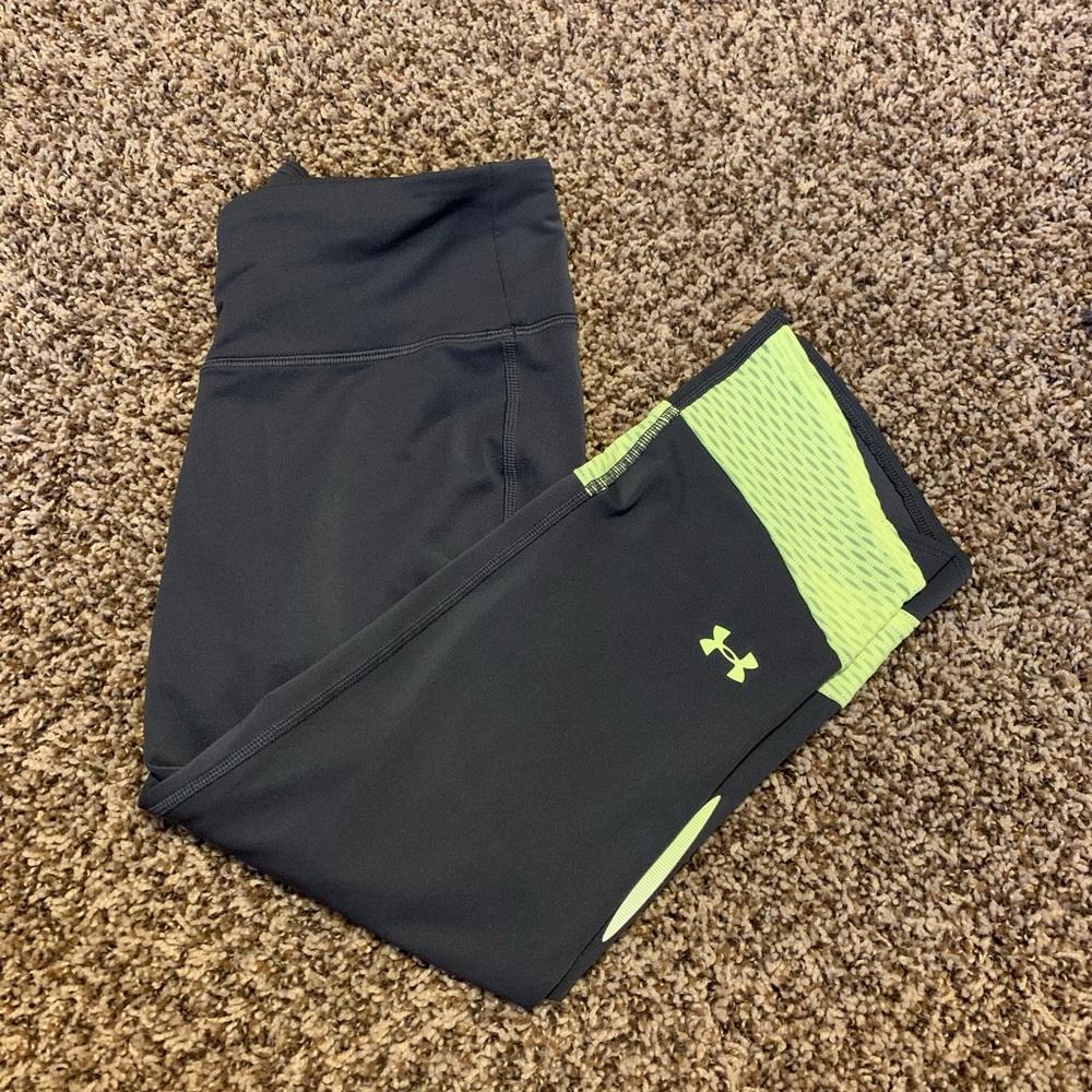 Women’s Under Armour cropped leggings